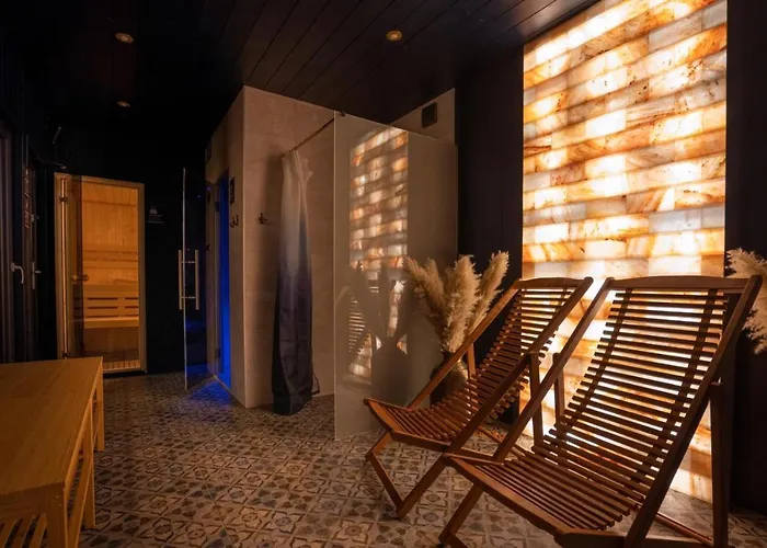 Dom W Domu - Izera Glamping 住宿加早餐酒店