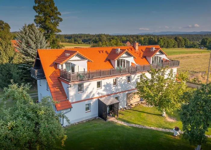 Dom W Domu - Izera Glamping 住宿加早餐酒店 3*