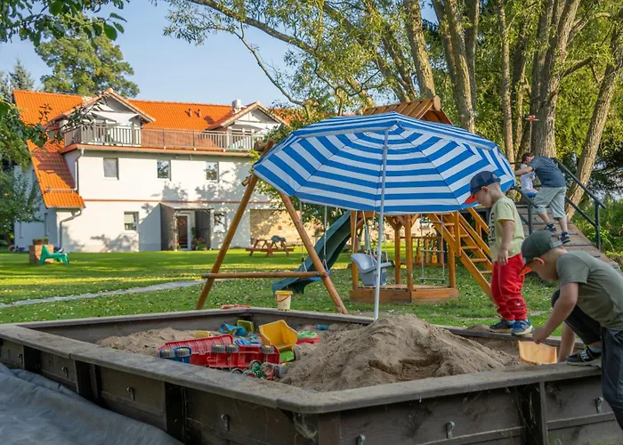 住宿加早餐酒店 Dom W Domu - Izera Glamping Gajowka (Lower Silesia)