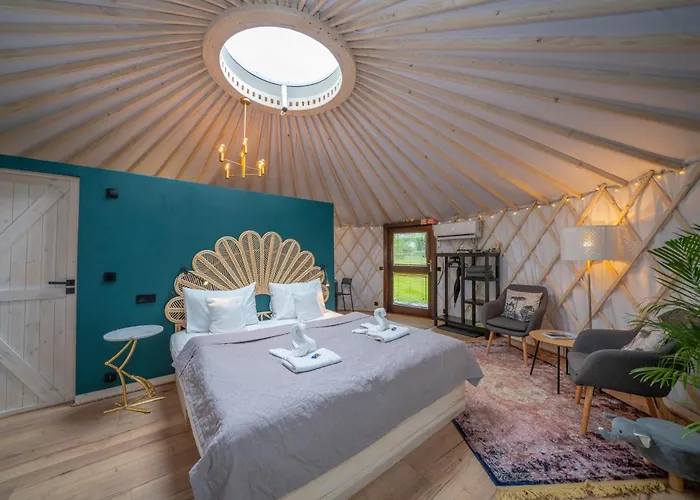 Dom W Domu - Izera Glamping 住宿加早餐酒店 Gajowka (Lower Silesia)